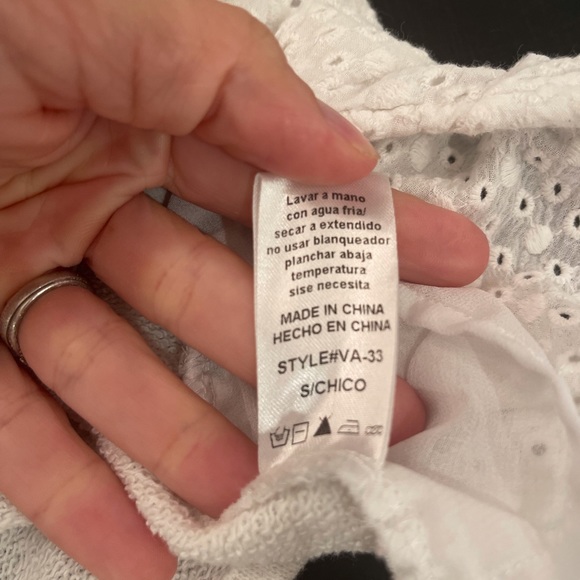 💜 5 for $25 or 3 for $18 Karlie white eyelet long sleeve crop top - Picture 5 of 8